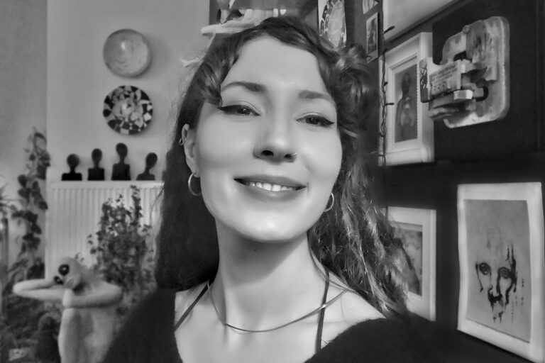 Özge Tan