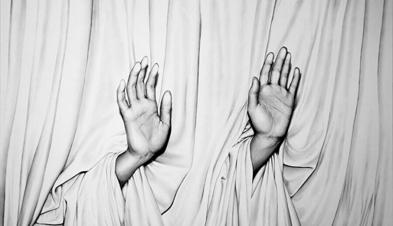 Elif Özen, The Hands, Oil on paper, 100x70cm, 2022
