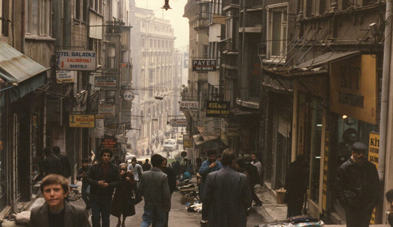 Yüksek Kaldırım’dan Karaköy Palas’a bakış, 1980’lerin sonuSalt Araştırma, Kayıhan Türköz Arşivi