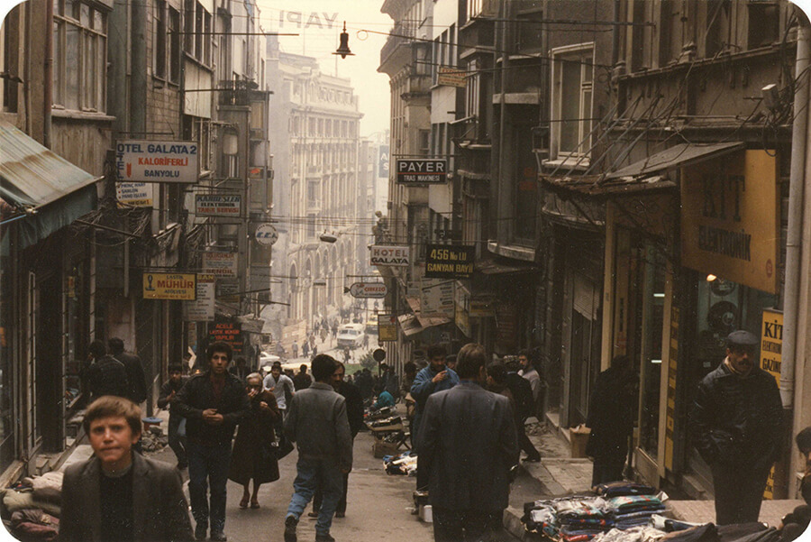 Yüksek Kaldırım’dan Karaköy Palas’a bakış, 1980’lerin sonuSalt Araştırma, Kayıhan Türköz Arşivi