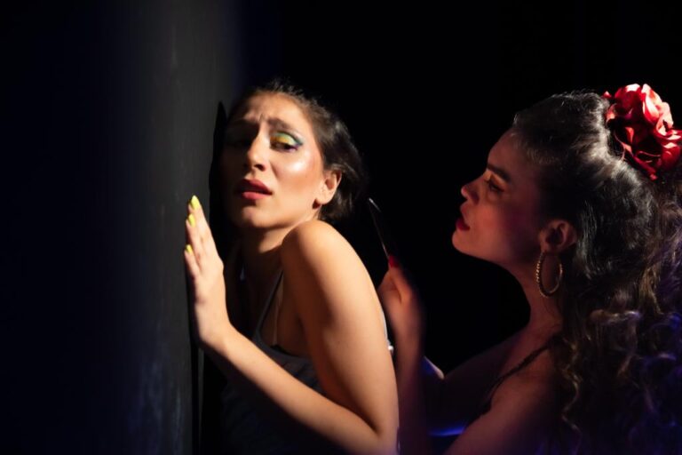 Gülsah Yavuz, İpek Yorulmaz - Mavi Müzikhol