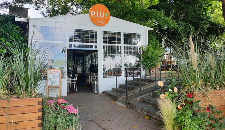 Piu Art Cafe