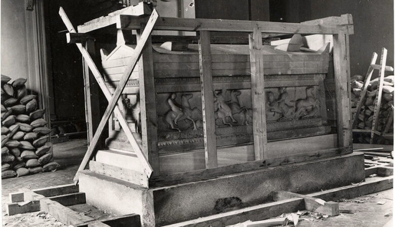 İkinci Dünya Savaşı sırasında İstanbul Arkeoloji Müzeleri’nde koruma altına alınan Satrap Lahdi Salt Araştırma, Ali Saim Ülgen Arşivi