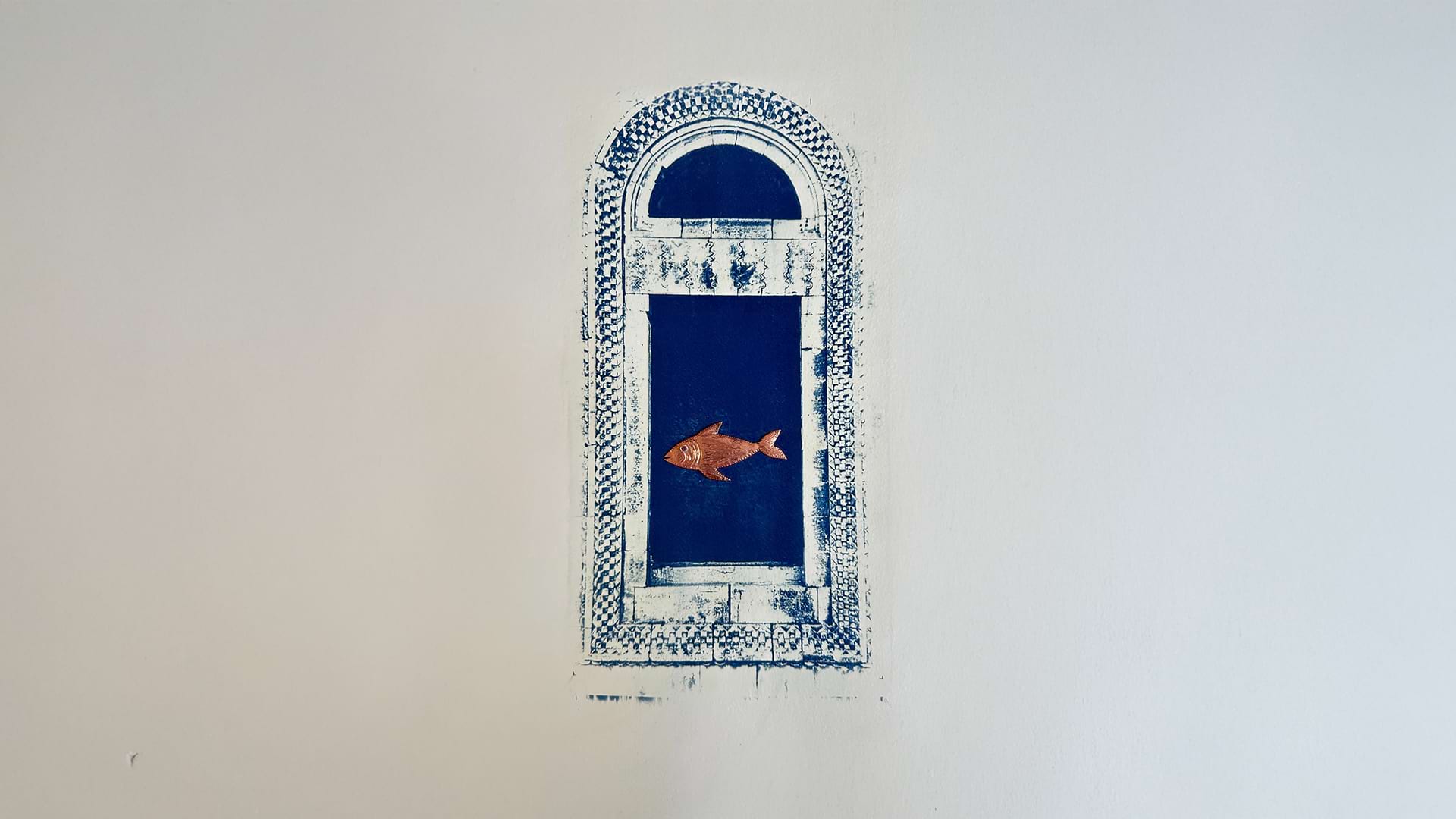 Amar Kılıç, Şin - Mardin mavileri, 2024, cynotype baskı üz. bakır telkari işleme, 38 x 56 cm, unique 5 ed. + 2 AP.1