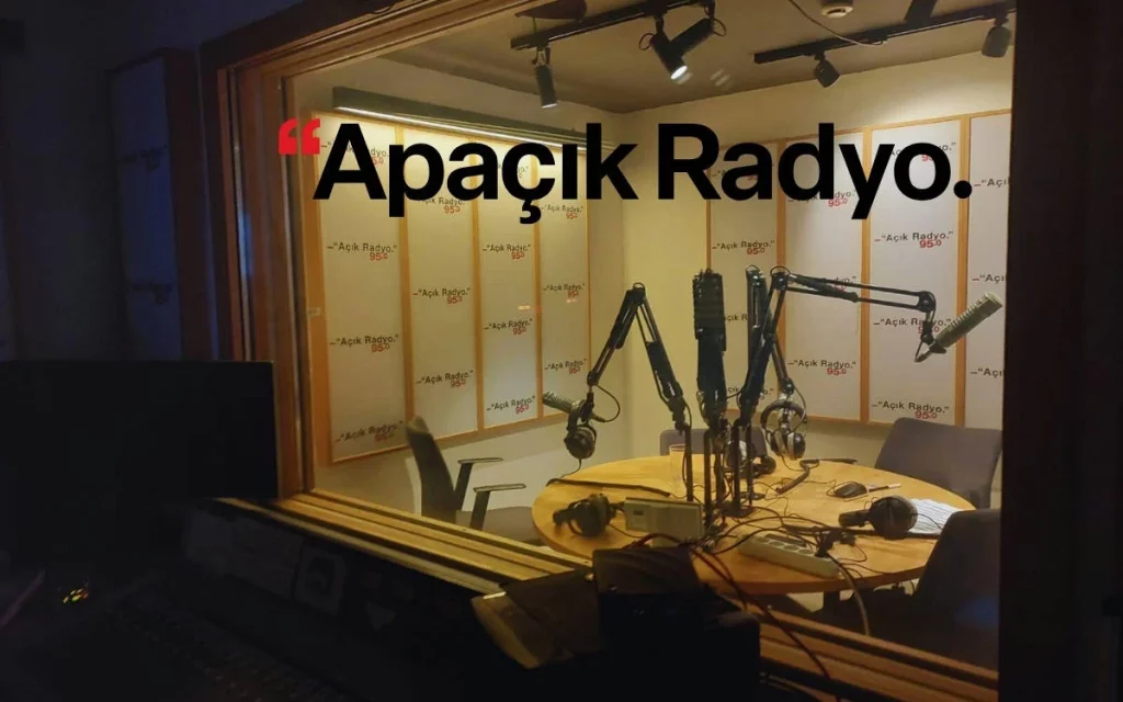 Apaçık Radyo