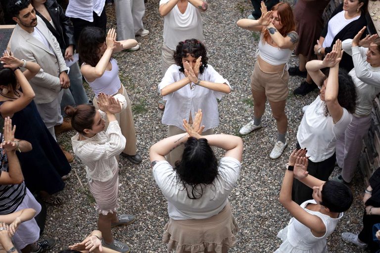 Emek|Labour: Doğumu Emek Olarak Geri Almak – Bedensel ve Performatif Bir Keşif Atölyesi, İstanbul Doğum Akademisi iş birliğiyle, O kapsamında, Performistanbul, İstanbul, Fotoğraf: Alp Eren