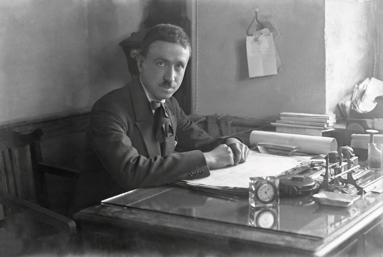 Arif Hikmet Koyunoğlu