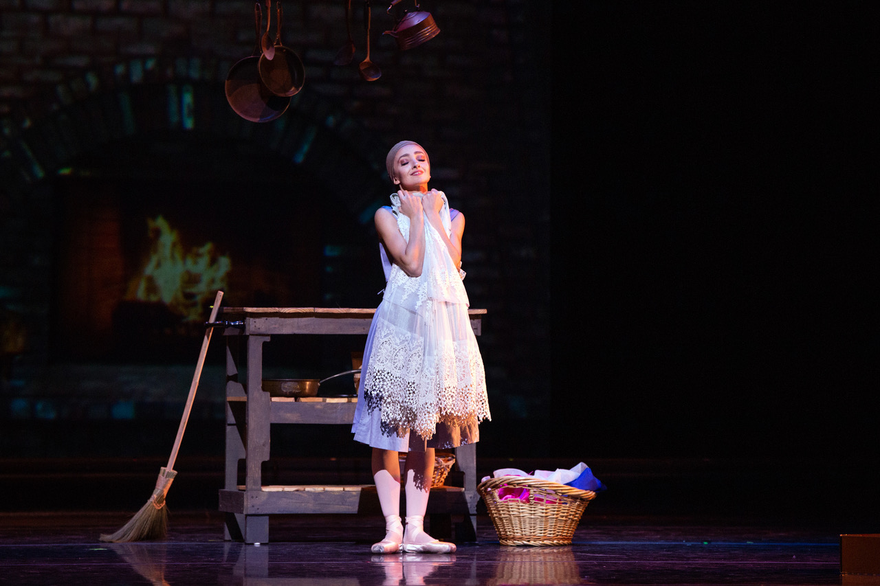 Buse Babadağ, Cinderella