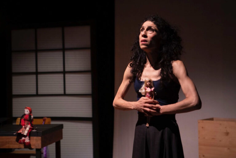 Lara Arabian, Aluna Theatre'ın izniyle