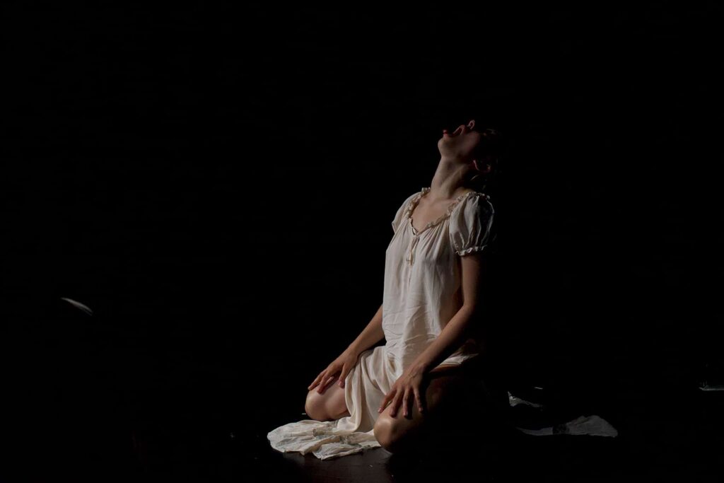 VOID III, Cemre Su Salur