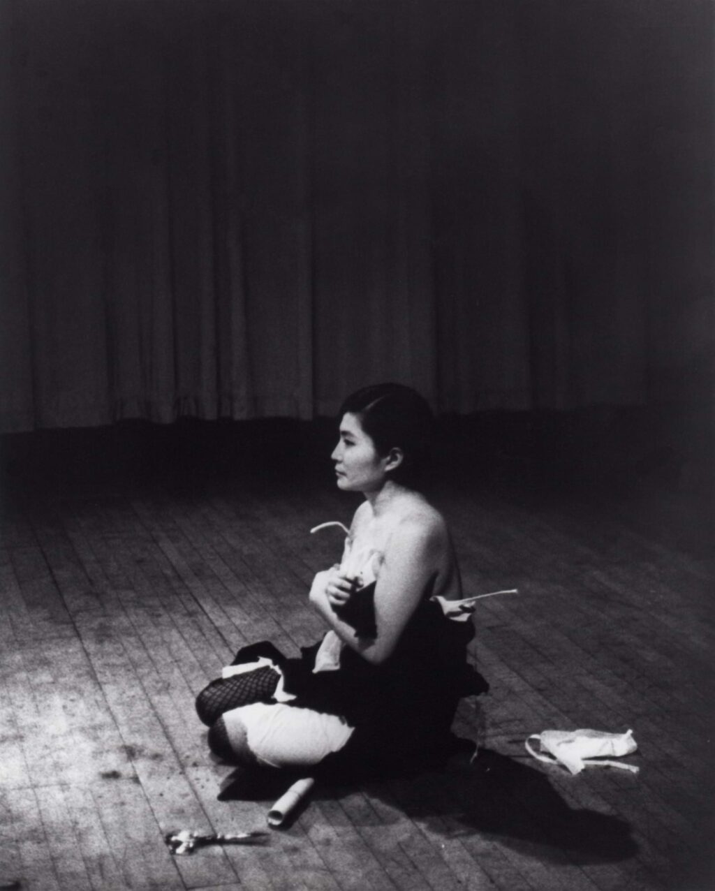 Yoko Ono, Cut Piece, 1964