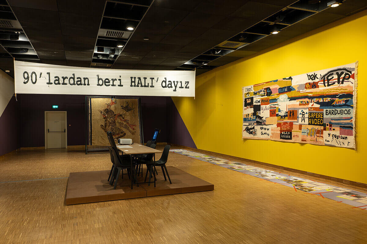 90'larden Beri Halı'dayız sergisinden görünüm, Salt Beyoğlu Fotoğraf: Metean Bars (Salt)