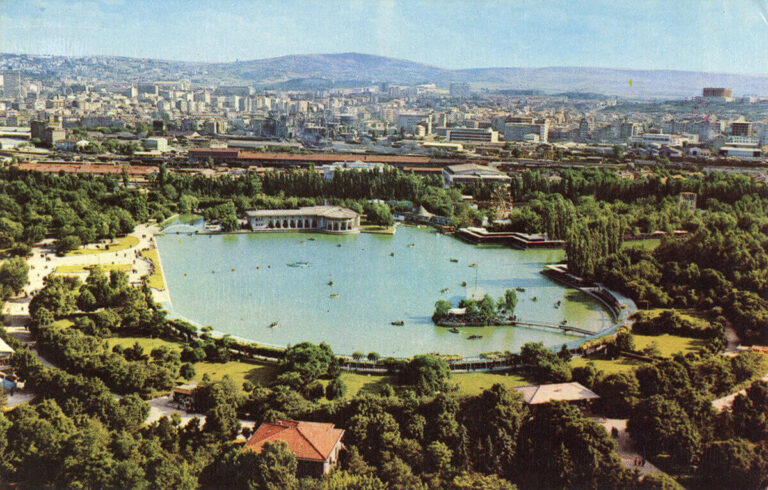 Gençlik Parkı. Salt Araştırma, Fotoğraf ve Kartpostal Arşivi