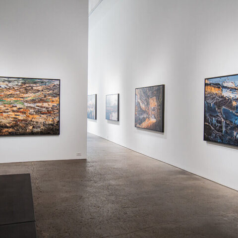Edward Burtynsky-Alkan Avcıoğlu “Hypertopographics” Sergisi, 2025, Foto: Luis Antonio Ruiz (Heft Gallery’nin izniyle)
