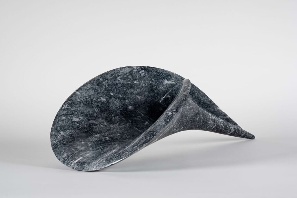 Metin Alper Kurt, Calla, Mermer, 24 x 77.5 x 38 cm, 2025.