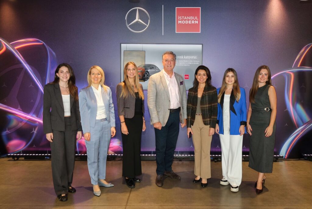 Leyla Eren, Nadine Adam, Ezgi Yıldız, Şükrü Bekdikhan, Seçil Ertuğrul, Aylin Karalar, Lidya Özsemerciyan