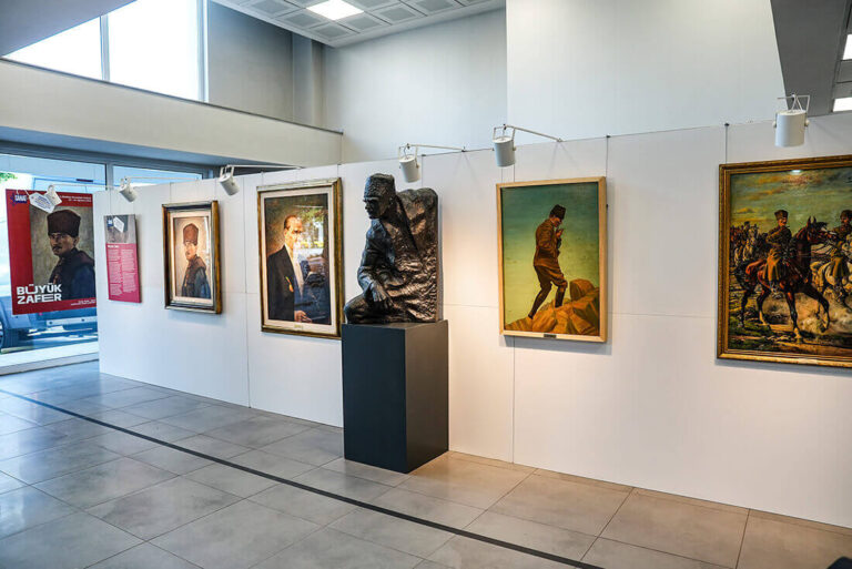 İş Sanat Anadolu Sergileri
