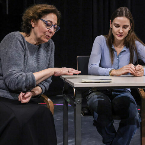 Palamut Zamanı provalardan. (Ayda Aksel ve Alina Boz)