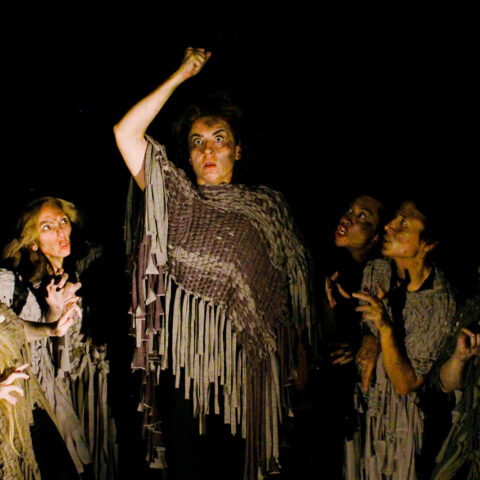 “Macbeth’in Cadıları Bir de Bizden Dinleyin” Oyunu Foto: Beyza Yıldır