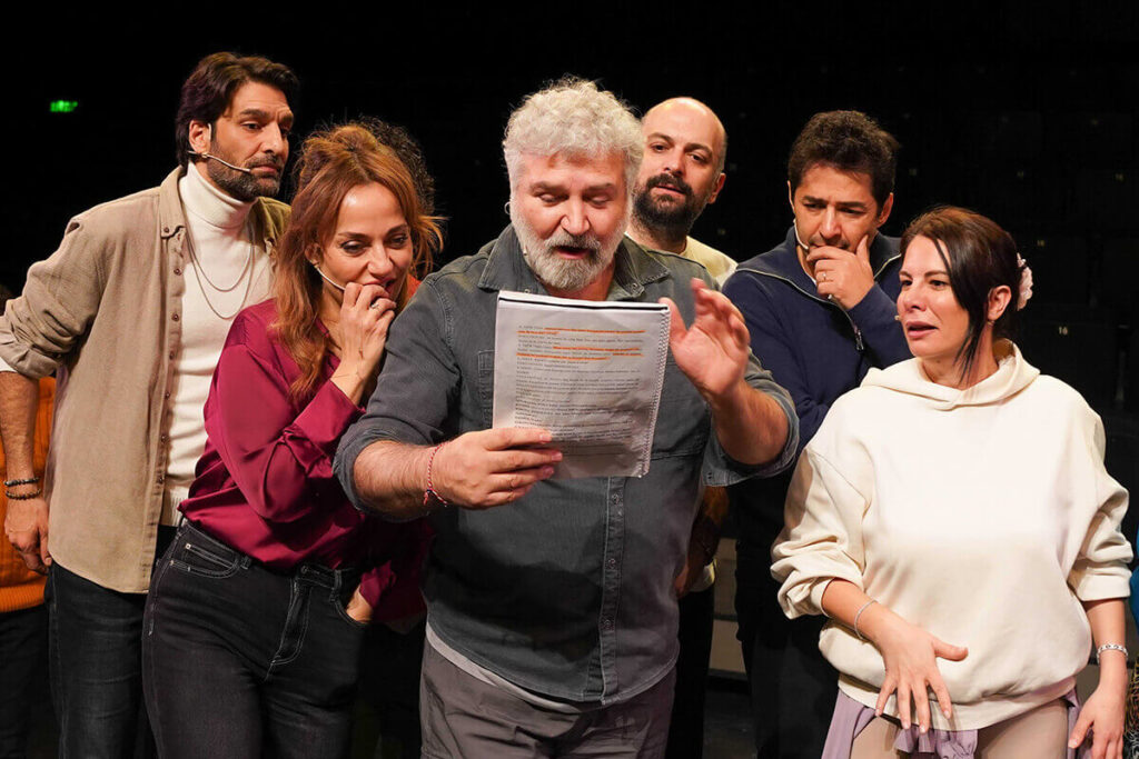 Sersem Kocanın Kurnaz Karısı