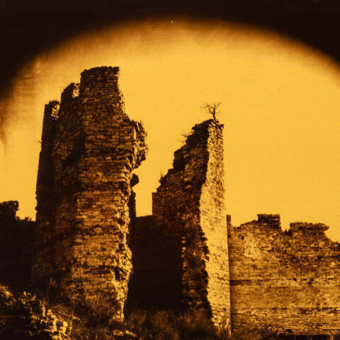 Kerim Suner, "Yarık Kule" Altın tonlu cam pozitif (orotone), 35 x 28 cm
