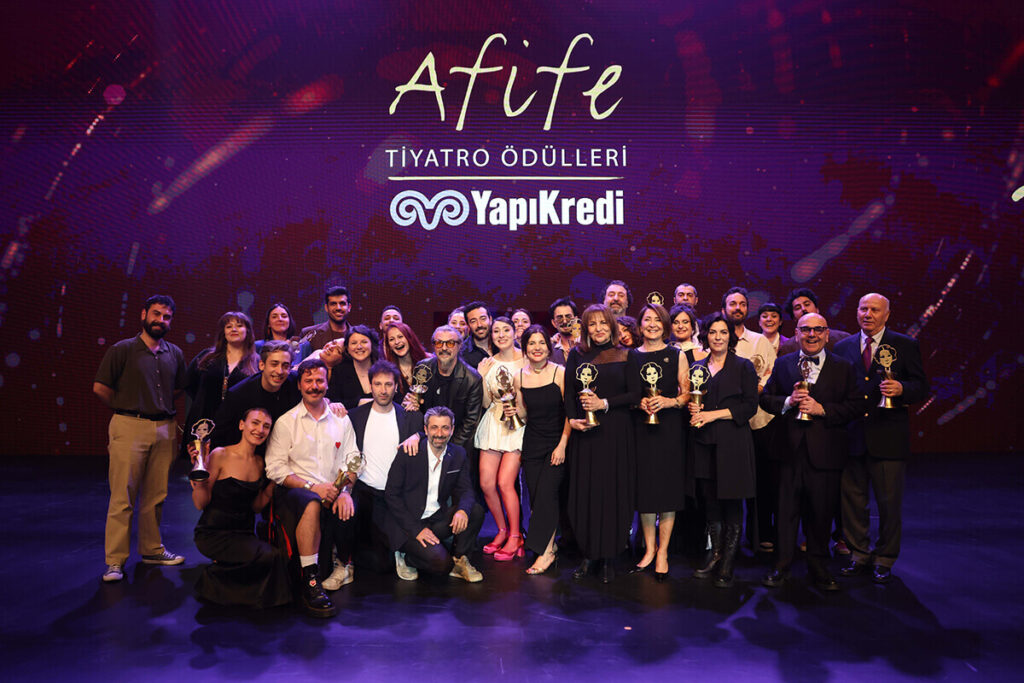 28. Yapı Kredi Afife Tiyatro Ödülleri Toplu Fotoğraf