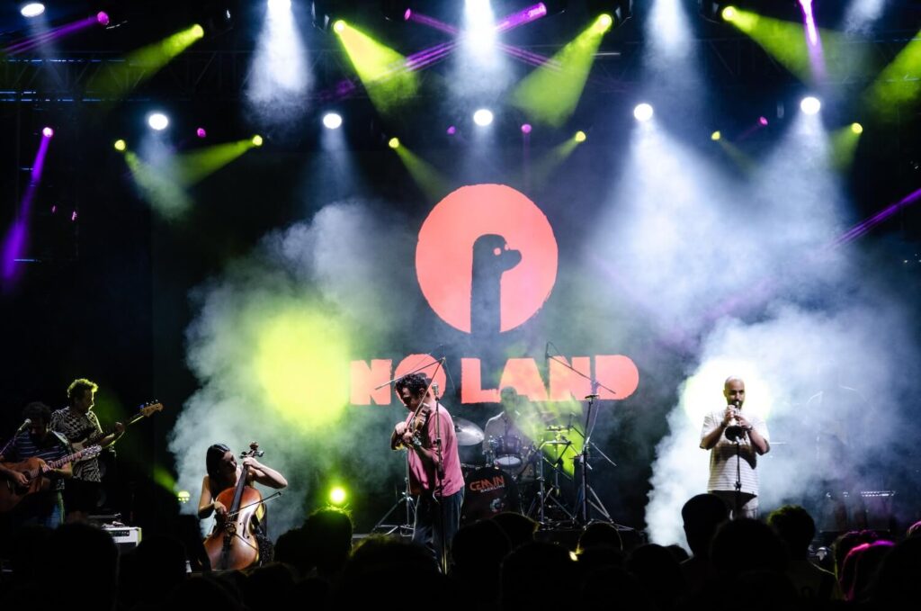 No Land