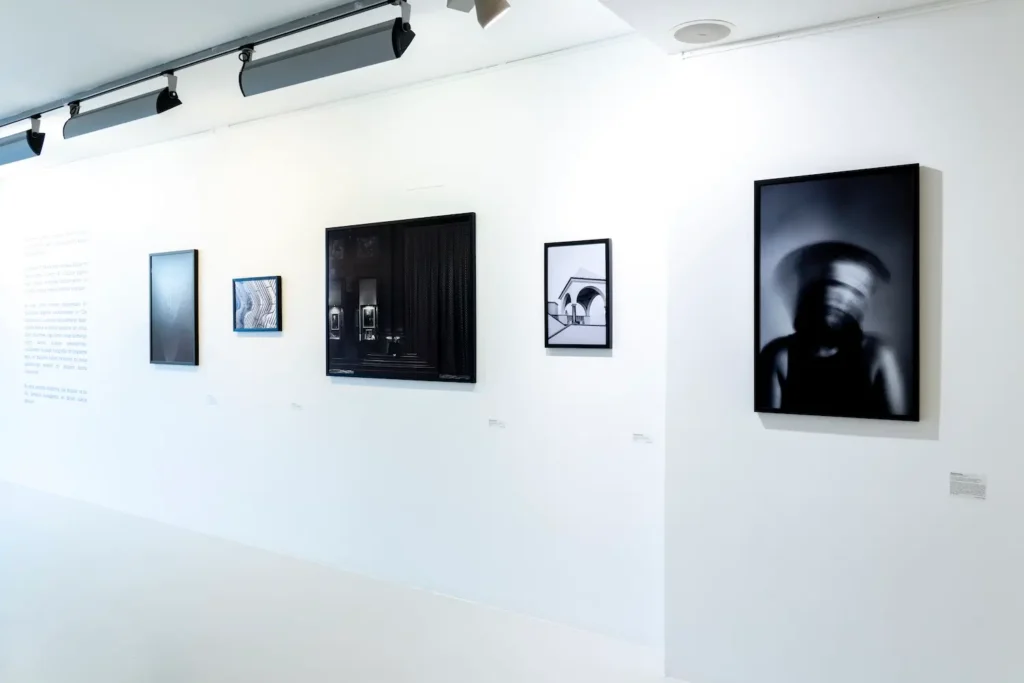 Çok Düşünüyorsun, Galeri/Miz