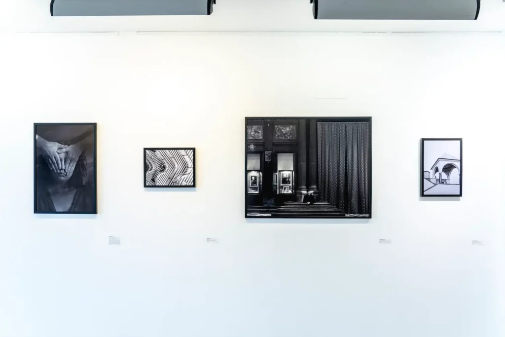 Çok Düşünüyorsun, Galeri/Miz