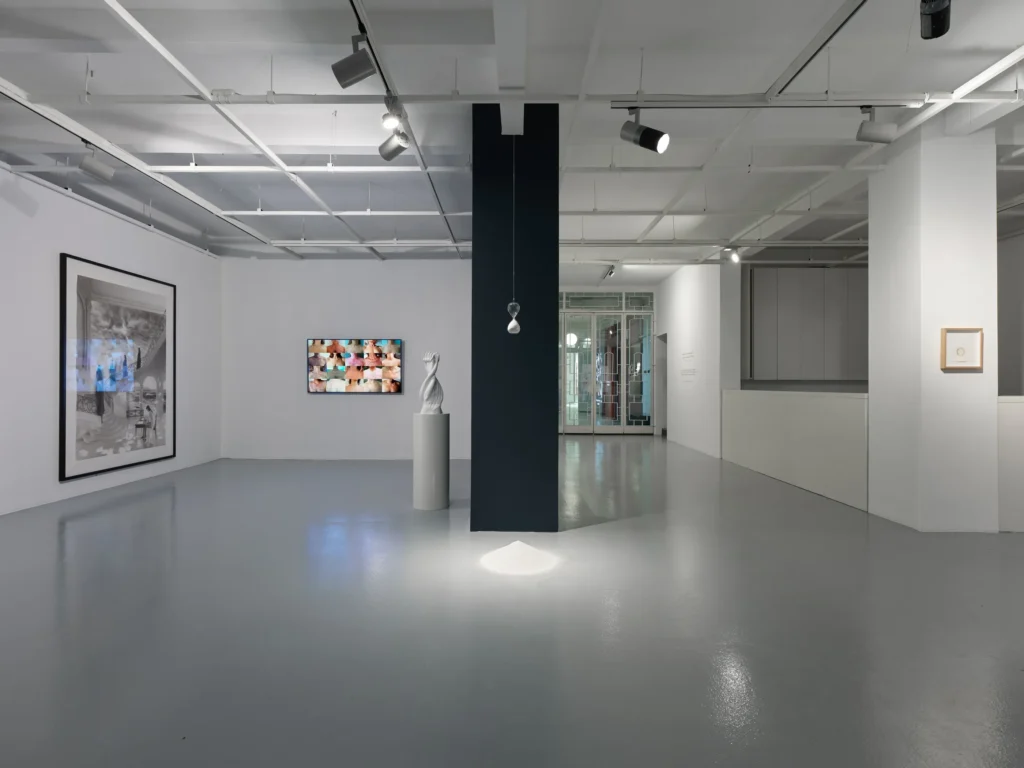 Solarken Dünya, Soluyor Bedenim, Sergi Alanı, Galeri Nev