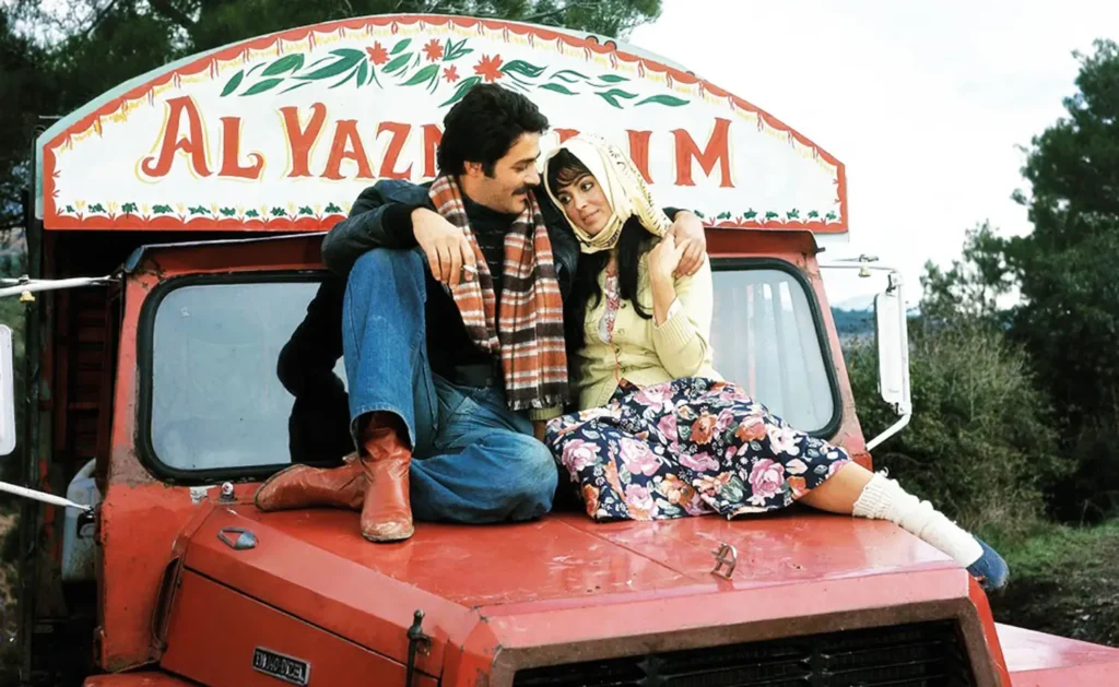 Selvi Boylum Al Yazmalım (1977)