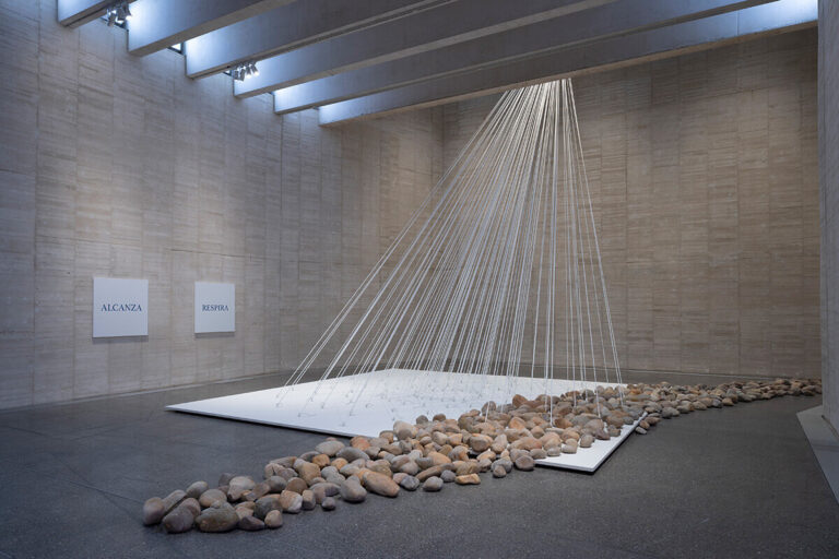 Yoko Ono, "Sabah Işınları ve Nehir Yatağı / Morning Beams and Riverbed" Sakıp Sabancı Müzesi, 2026