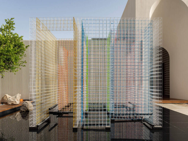Rashid Al Khalifa, Inhabited Crate - Multicolored, 2026, Galvanized Steel Mesh, 480 × 380 × 300 cm. Photo courtesy of the artist and RAK Art Collection, Saar, Bahrain