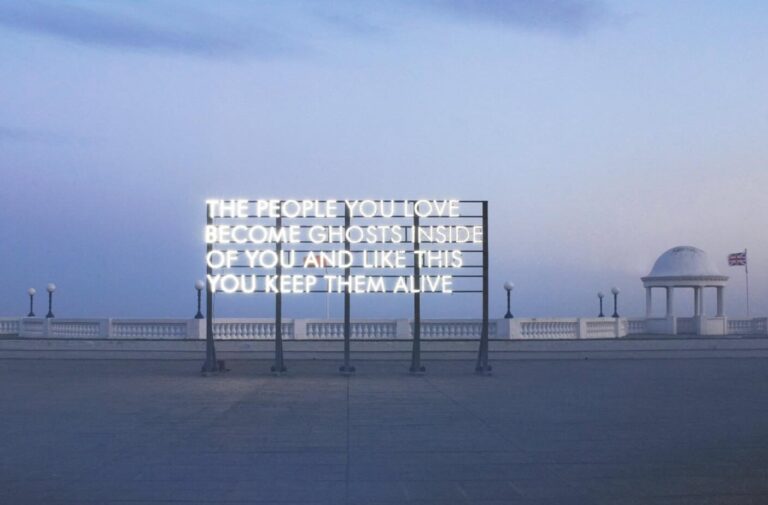 Robert Montgomery, The people you love become ghosts inside of you and like this you keep them alive, 2010, Işıklı yerleştirme (Light installation)