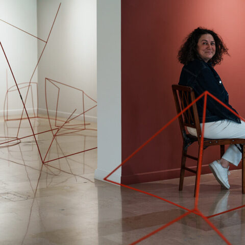 Nermin Ülker “Dört Köşeli Üçgen: Yerini Bulamamış Cümlelerin Anıtları” Black Light Gallery, 2026